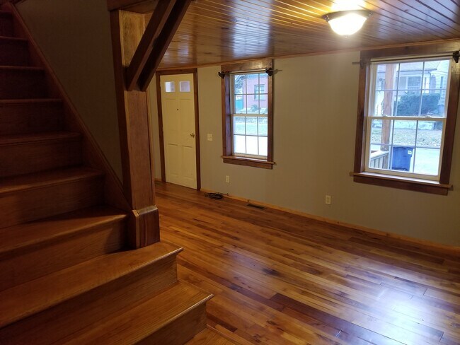 Photo - 210 E 2nd St