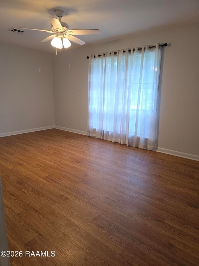203 Elmwood Dr