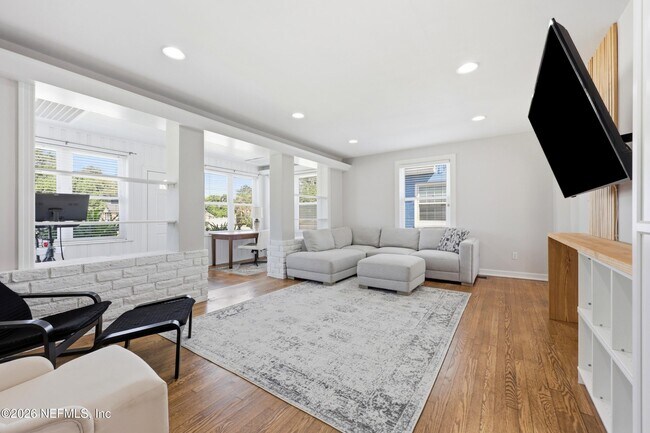 Photo - 2749 Hendricks Ave