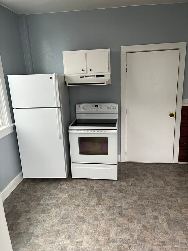 Building Photo - 527 W Main St Unit B Rental