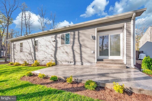 Photo - 400 Constitution Blvd Casa