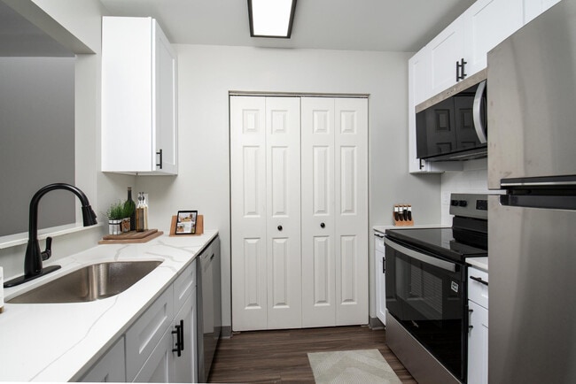 Photo - Iron Ridge and Stonegate Apartments