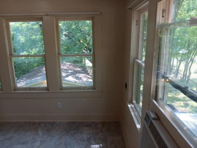 Photo - 112 E Nelson St