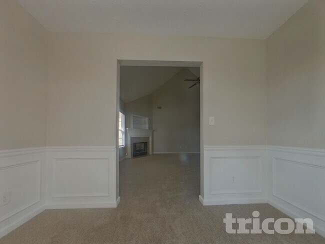 Photo - 806 Tucker Trail