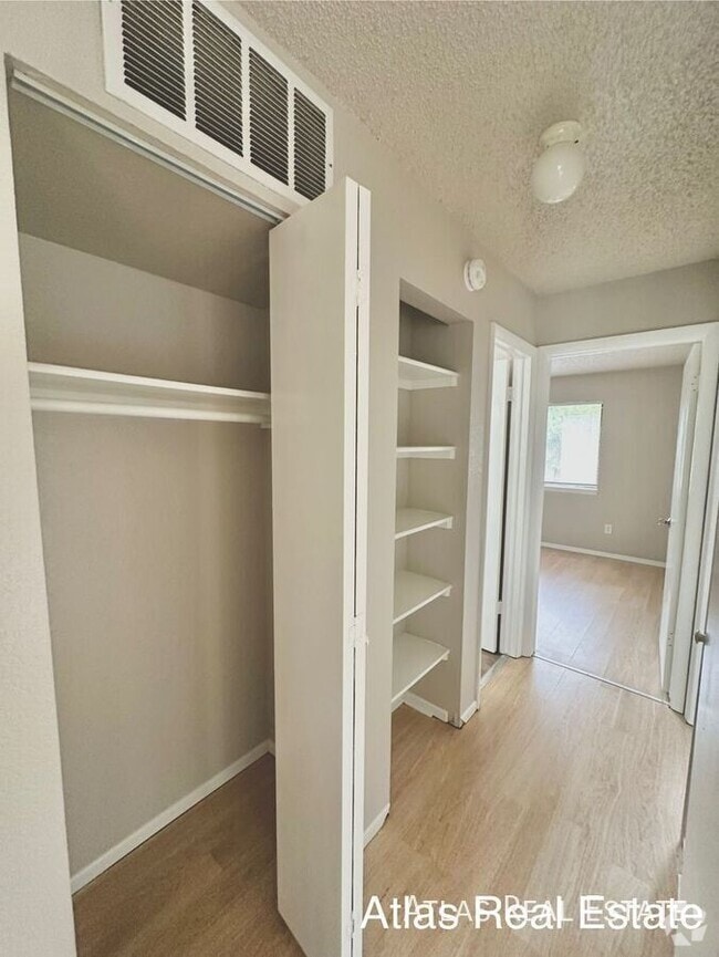 Building Photo - 3310 Cochran Dr Unit C Rental
