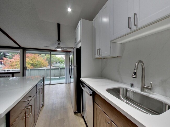 Riverwood Apartments