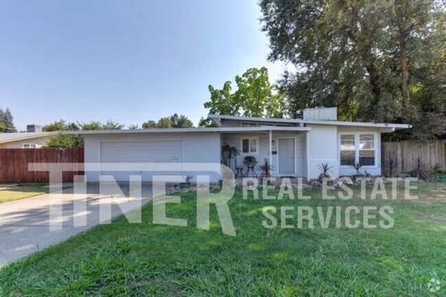 Building Photo - Mid Century Modern 3 Bedroom Home