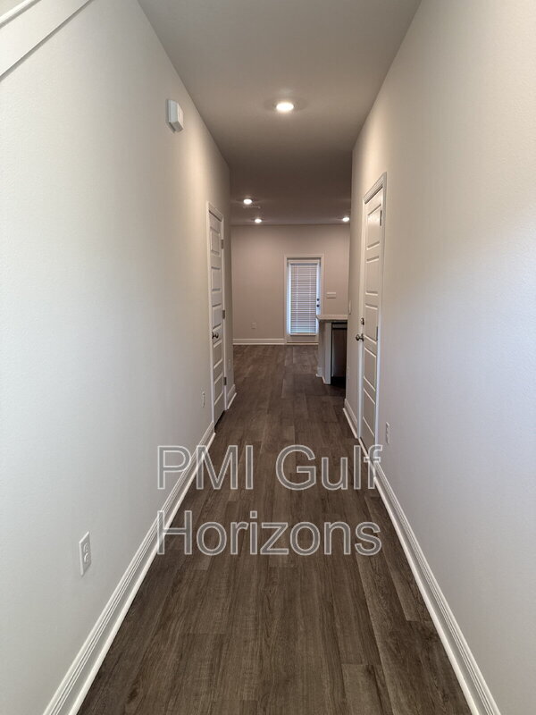 Photo - 1302 Leeway Dr