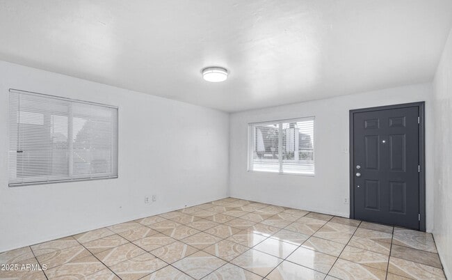 Photo - 5711 N 35th Ave