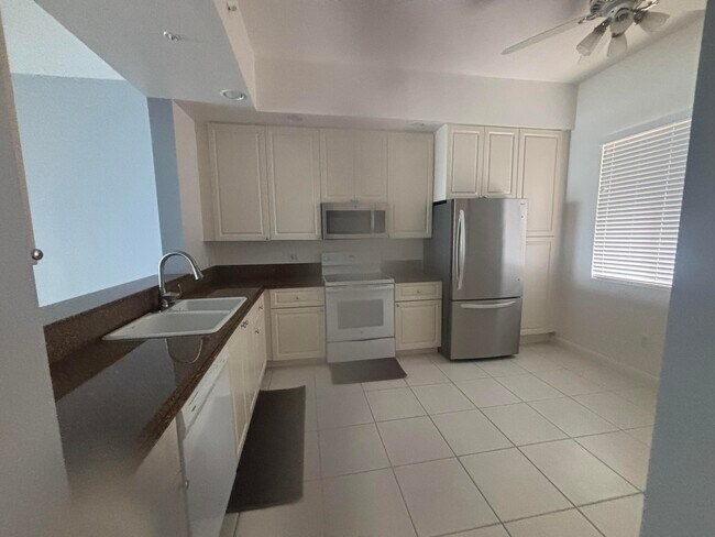 Photo - 31 Harbour Isle Dr W Unit 303