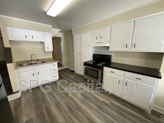 Photo - 544 Smith St