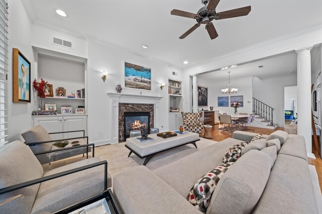 Photo - 556 Rienzi Dr