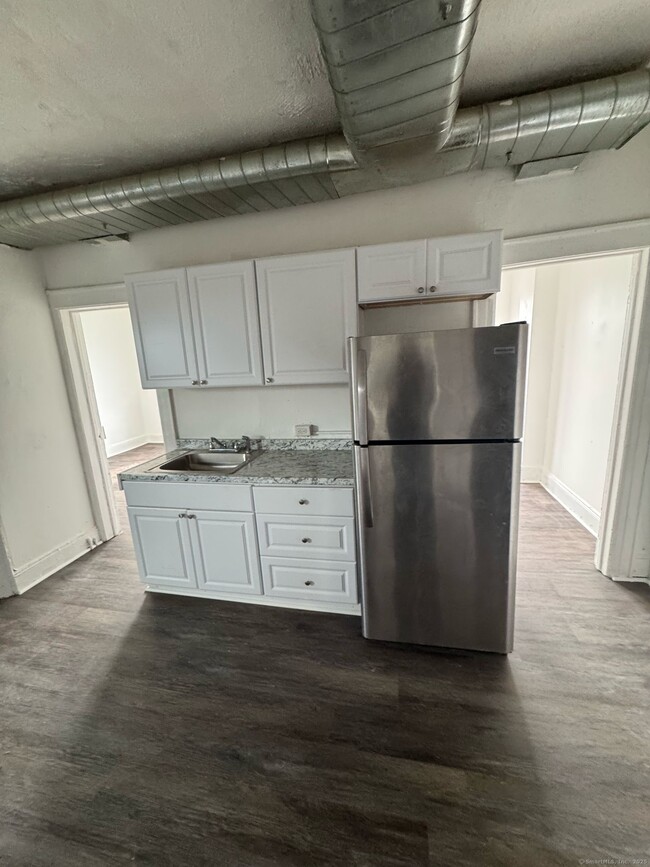 Building Photo - 2336 Main St Unit 9 aka 159 charles Rental