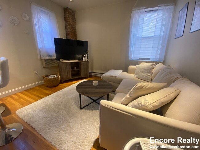 Building Photo - 91 Prince St Unit 18