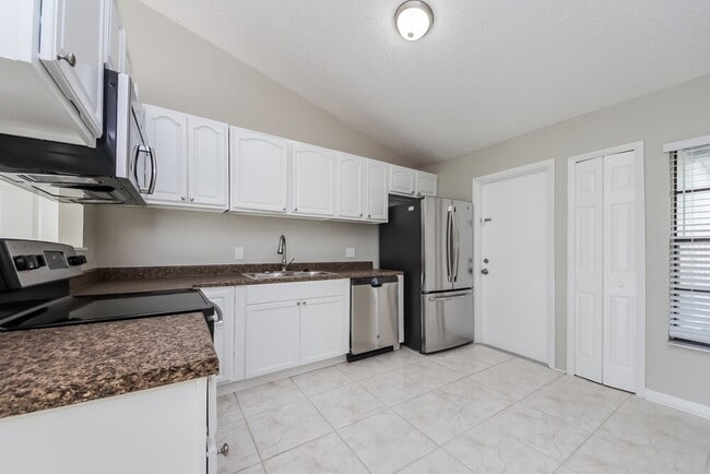 Photo - 808 Cabaret Ct