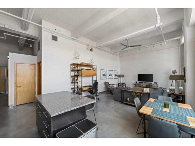 Photo - 700 N Washington Ave Unidad 606