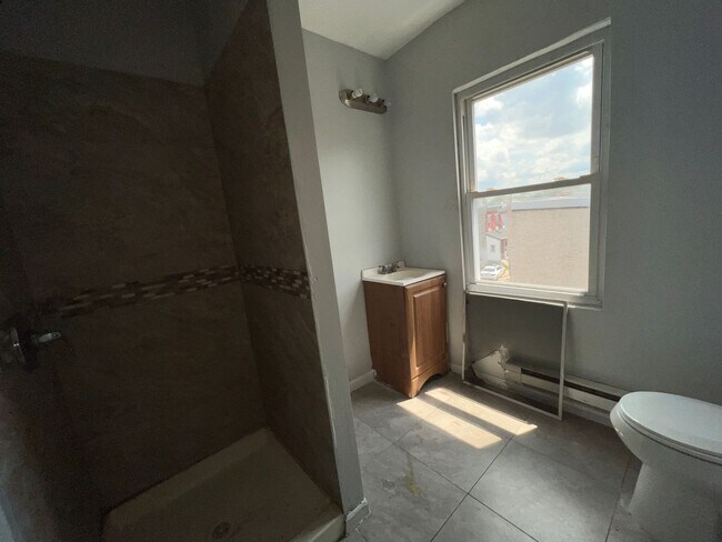 Photo - 5818 Vine Street Unit 2F