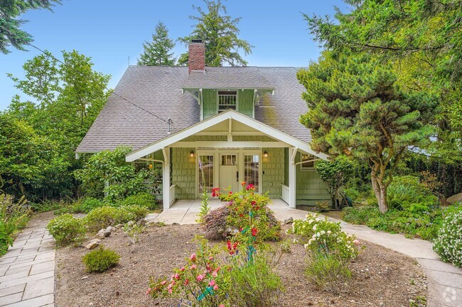 Building Photo - Seahurst Home