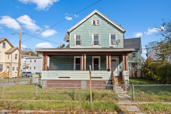 Building Photo - 87 Winnikee Ave