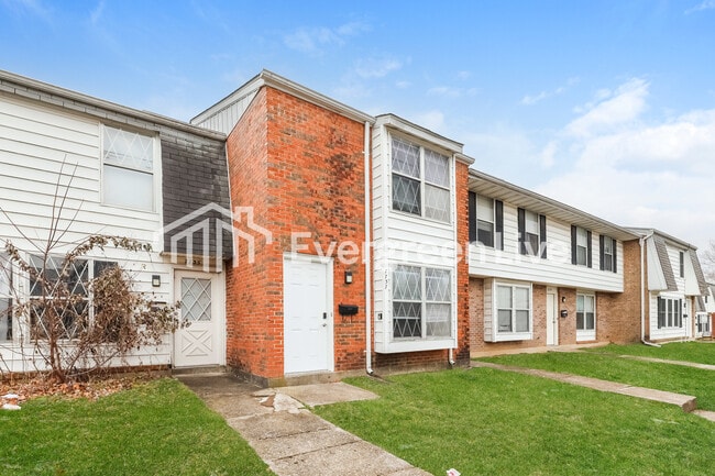 Photo - 7737 Mt Hood