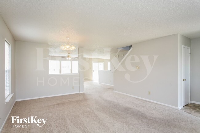 6827 W Littleton Dr