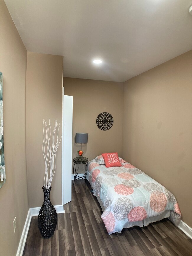Photo - 207 E Cambria St