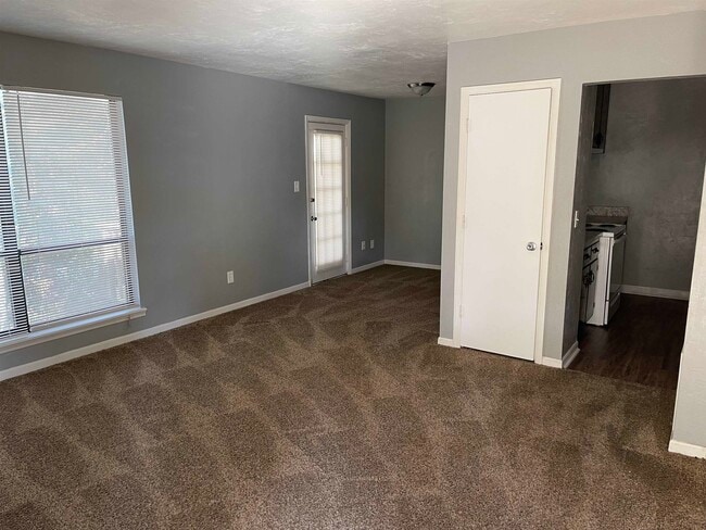 Photo - 2010 Bradford Ct