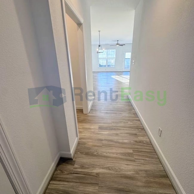 Photo - 1229 Parkley Dr