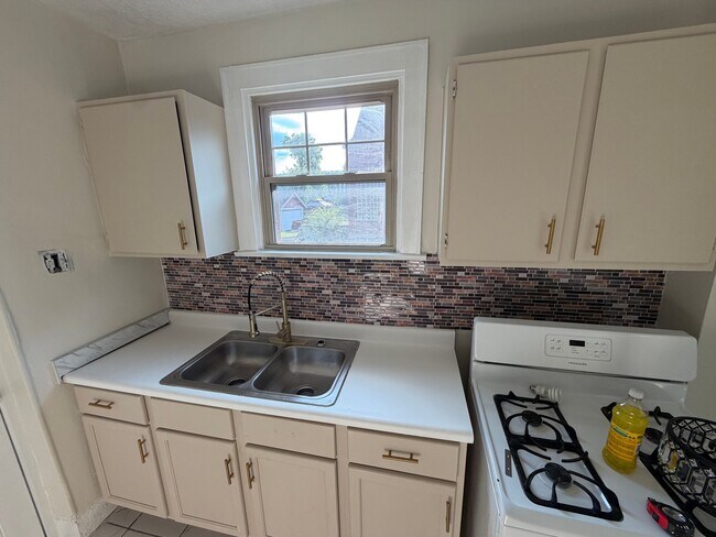 Photo - 1535 Section Rd Unit Apt 1
