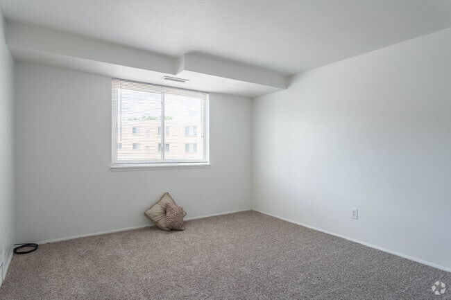 2BD 1BA 800 sq. ft.