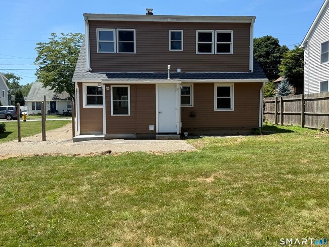 Building Photo - 41 Albin Rd