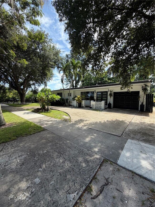 Photo - 15700 N Miami Ave