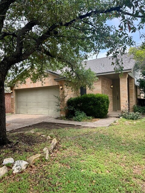 Building Photo - "Charming 3-Bed Oasis with 2.5 Baths in Pr... Rental