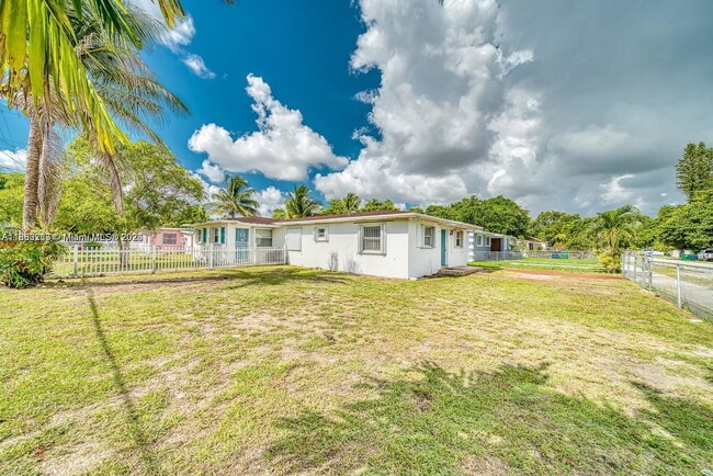 Photo - 1200 NW 102nd St Unidad 1202