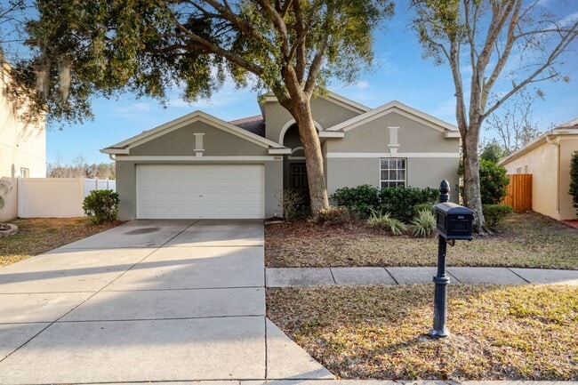 Photo - Highly Desirable Land O’ Lakes Rental With Easy Tampa Access