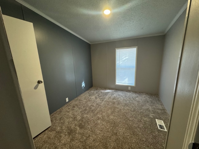 Photo - 2500 Mann Rd