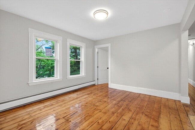 Photo - Amazing 3 bed 1.5 bath in Somerville.....