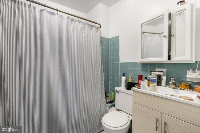 Photo - 515 S 6th St Unit 3R