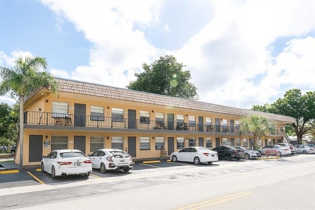 Building Photo - 1151 NE 17th Ct Unit 19 Rental