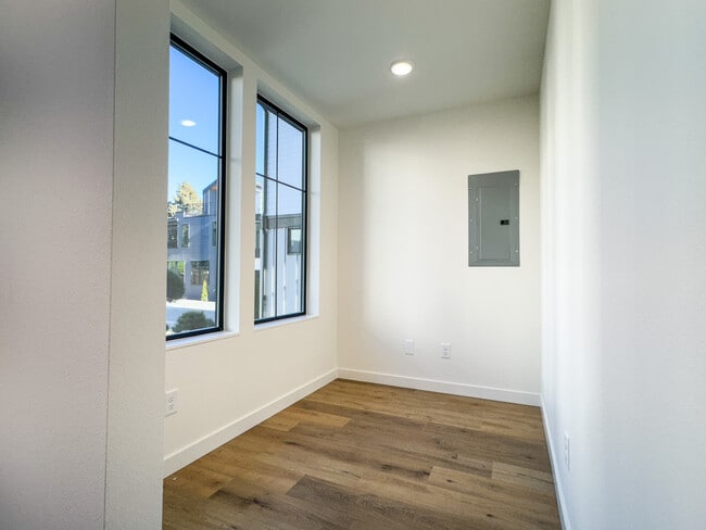 Photo - 11552 Meridian Ave N