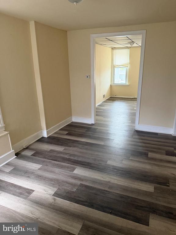 Photo - 215 W Airy St