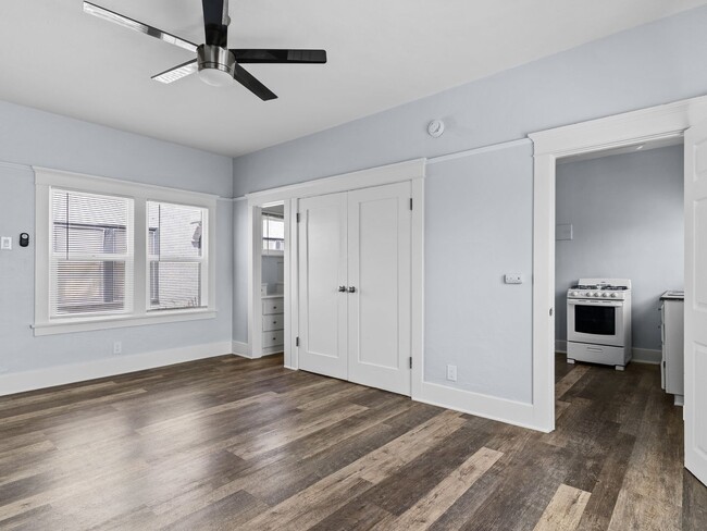 Photo - 1049 E 5th St Unidad G