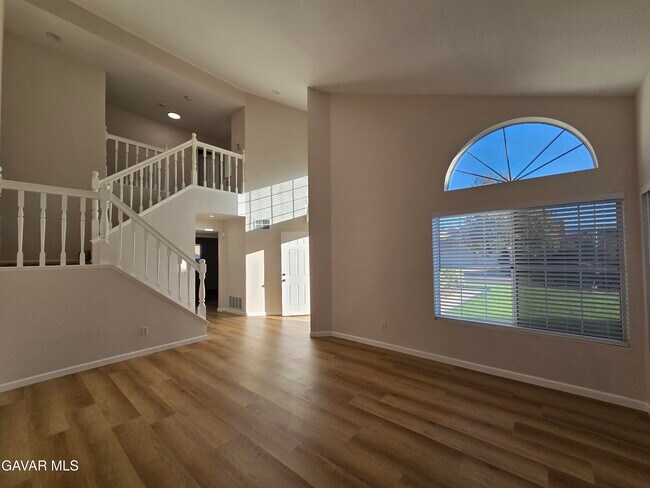 Photo - 2007 Willowbrook Ave