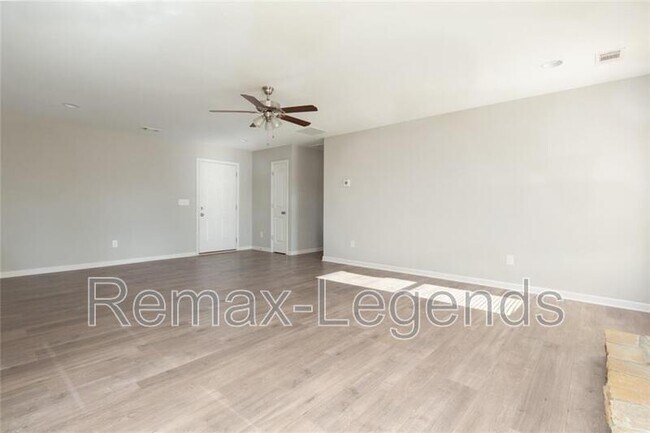 Photo - 82 Gray Field Ct