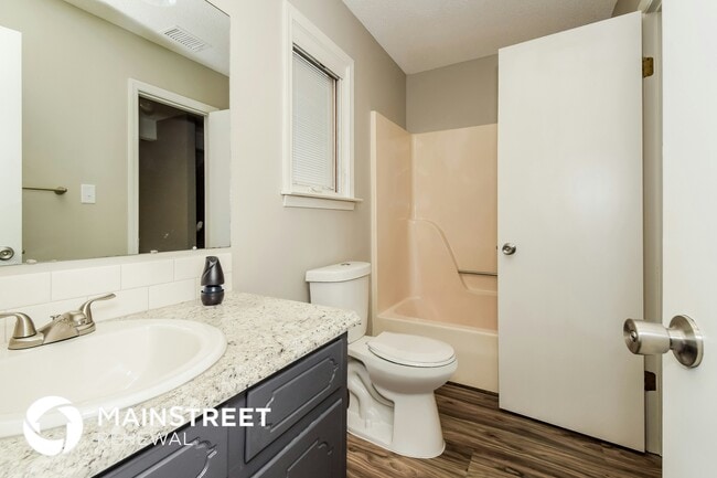 Photo - 2085 Edenwood Cir