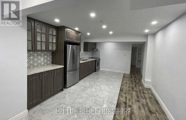 Photo - 362 N Park Blvd