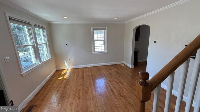 Photo - 122 E Maple St