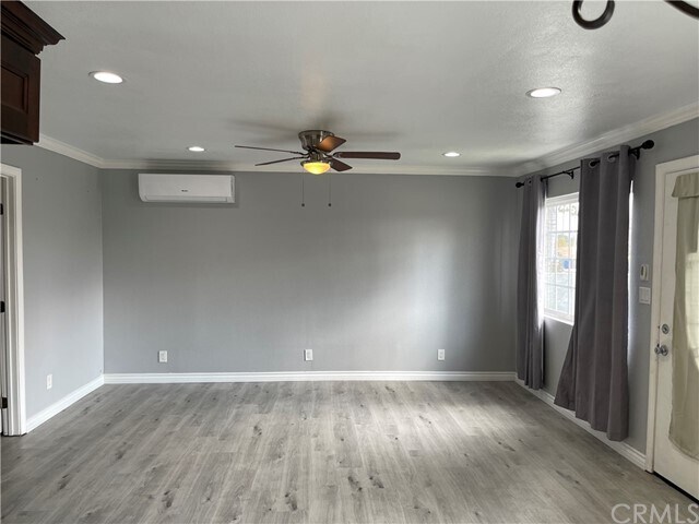 Photo - 18643 Renault St