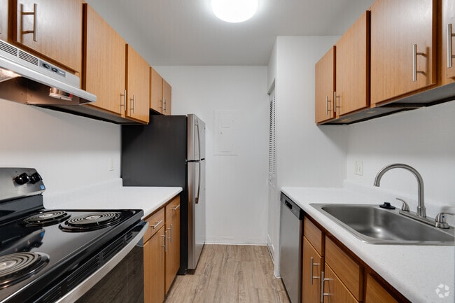 1 habitación, 1 baño - 700 pies cuadrados - Cocina - Parklane Apartments