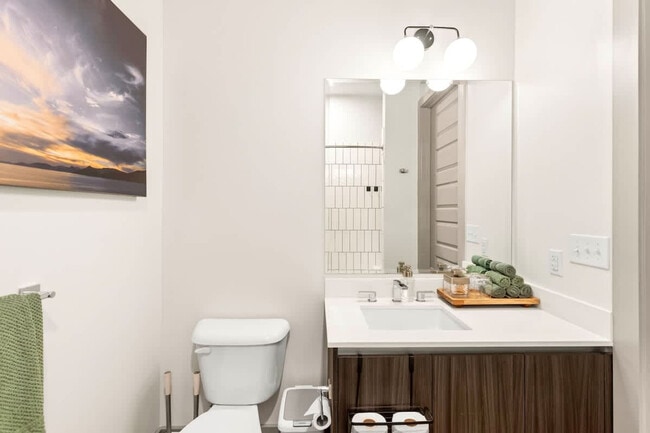 Photo - 777 11th St NW Unidad ID1343901P